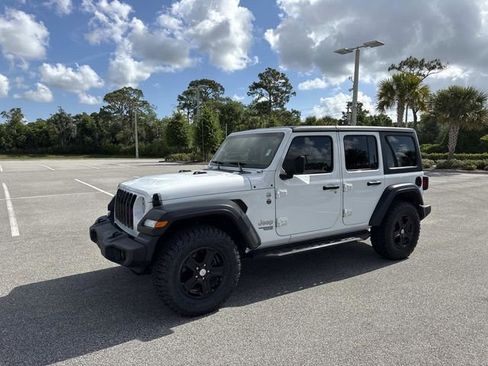 Used 2018 Jeep Wrangler Unlimited Sport S AWD/4WD image 7