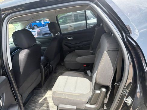 Used 2020 Chevrolet Traverse LT AWD/4WD image 2