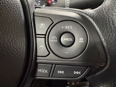 Used 2025 Toyota Corolla LE FWD image 17