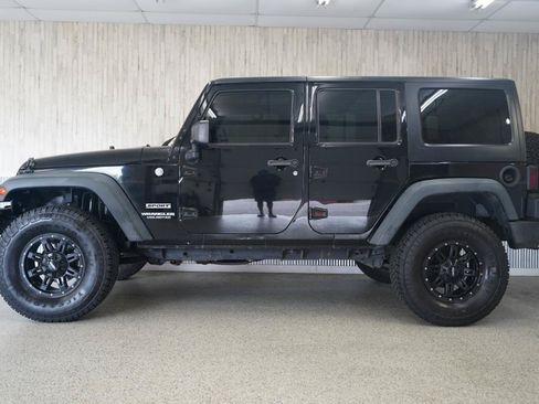 Used 2015 Jeep Wrangler Unlimited Sport w/ Quick Order Package 24S AWD/4WD image 5