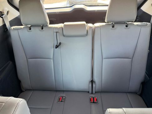 Used 2021 Toyota Highlander Limited image 15
