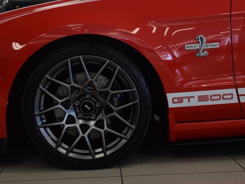 Used 2011 Ford Mustang Shelby GT500 RWD image 37