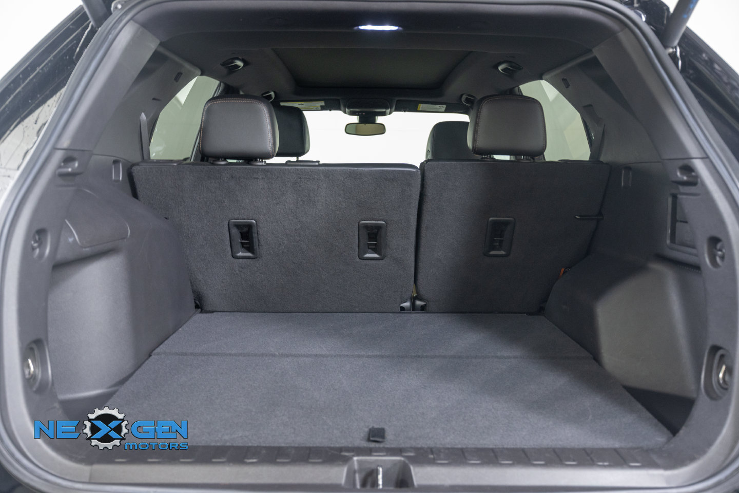 Used 2024 Chevrolet Equinox Premier AWD/4WD image 37