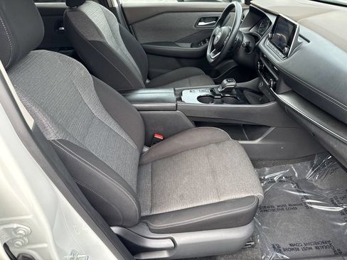 Used 2023 Nissan Rogue SV FWD image 11