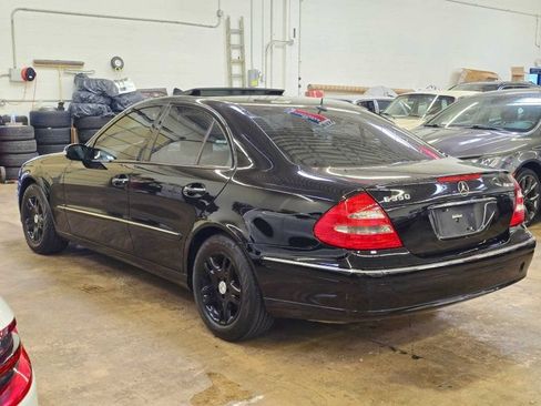 Used 2006 Mercedes-Benz E 350 4MATIC Sedan image 17
