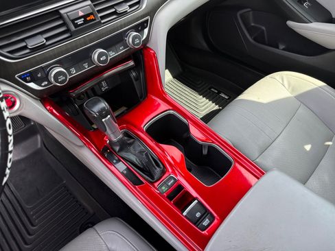 Used 2018 Honda Accord Touring image 23