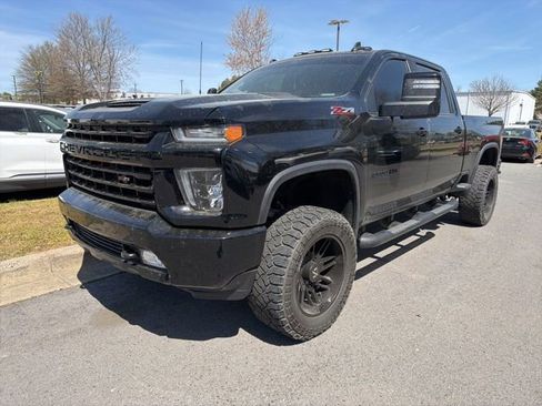 Used 2022 Chevrolet Silverado 2500 LT w/ Midnight Edition image 3