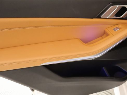 Used 2024 BMW X7 xDrive40i w/ M Sport Package image 19