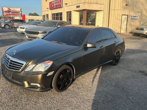 Used 2011 Mercedes-Benz E 350 4MATIC Sedan image 9