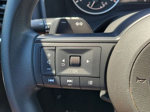 Used 2024 Nissan Rogue S FWD image 25