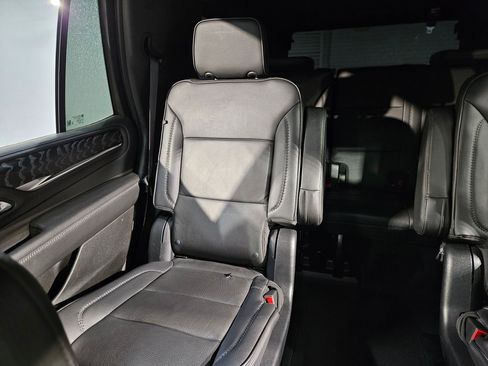 Used 2023 GMC Yukon Denali image 12