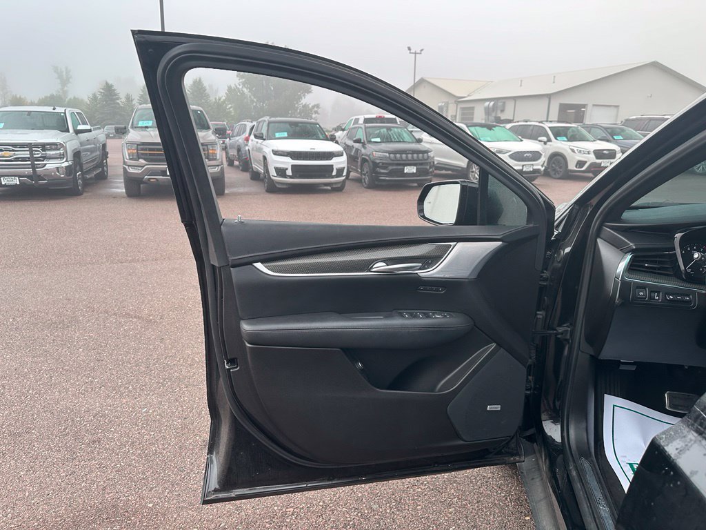 Used 2023 Cadillac XT5 Sportv w/ Technology Package AWD/4WD image 11