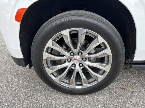 Used 2023 GMC Yukon Denali image 10