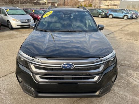 Certified 2025 Subaru Forester Limited image 2