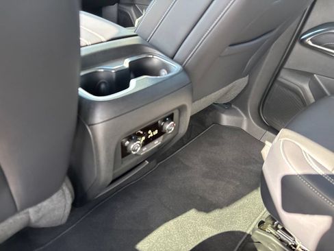 New 2026 Chevrolet Traverse LT w/ Sun and Wheel Package FWD image 22