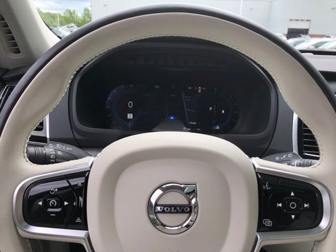 New 2025 Volvo XC90 B6 Plus w/ Protection Package Premier image 19