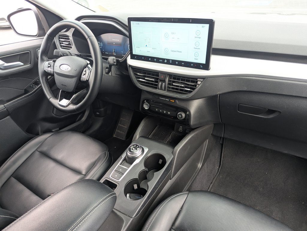 Used 2025 Ford Escape Platinum AWD/4WD image 38