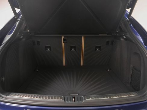 Certified 2025 Porsche Macan image 14