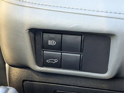 Used 2022 Toyota Highlander XLE image 28