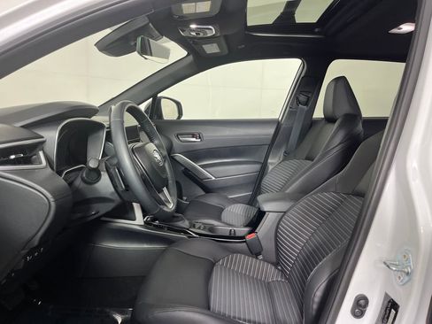 Used 2025 Toyota Corolla Cross AWD Hybrid image 11