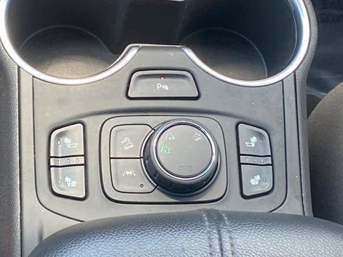 Used 2022 GMC Terrain SLT w/ Infotainment Package II image 12