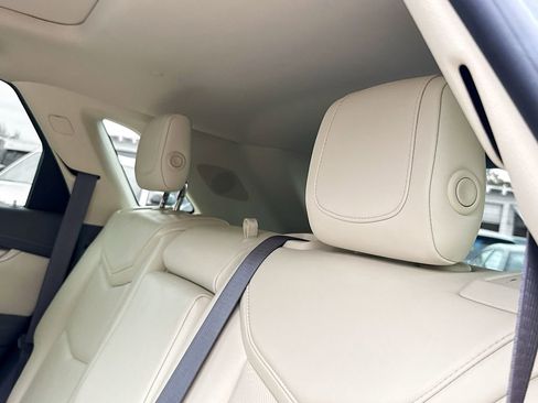 Used 2018 Cadillac XT5 Luxury w/ Driver Awareness Package image 29