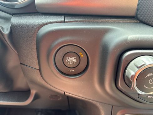 Used 2023 Jeep Gladiator Sport AWD/4WD image 26