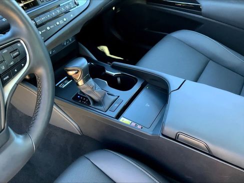 Used 2024 Lexus ES 250 w/ Premium Package image 31