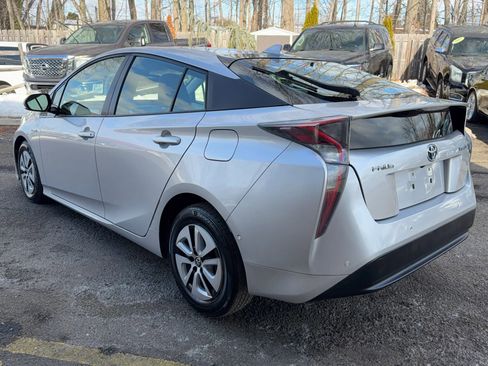 Used 2017 Toyota Prius Two image 7