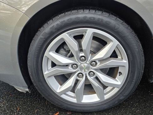 Used 2017 Chevrolet Impala LT image 10