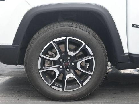 Used 2025 Jeep Compass Trailhawk AWD/4WD image 32