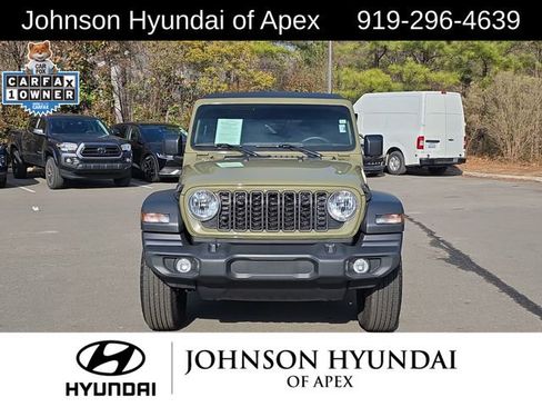 Used 2025 Jeep Wrangler Sport image 11
