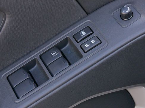 Used 2024 Nissan Frontier SL w/ Technology Package image 27