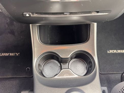 Used 2015 Dodge Journey SXT w/ Flexible Seating Group image 23