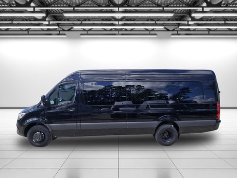 Used 2024 Mercedes-Benz Sprinter 3500 image 5