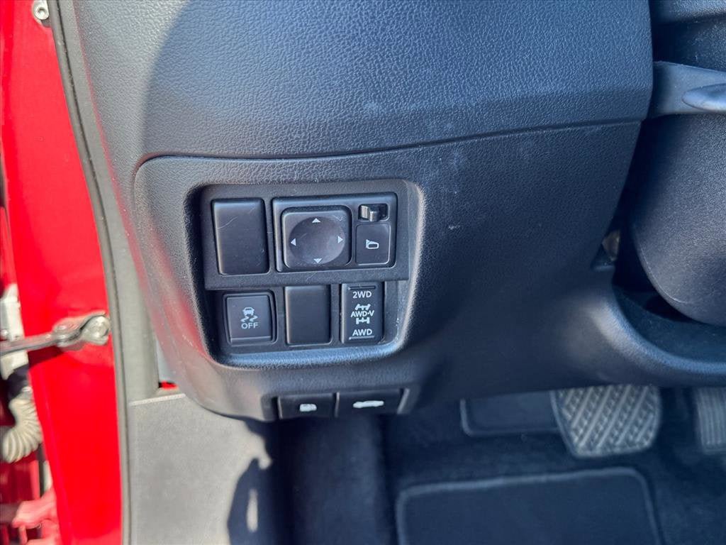 Used 2014 Nissan Juke SL AWD/4WD image 21