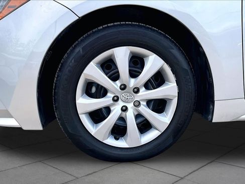 Used 2023 Toyota Corolla LE FWD image 11