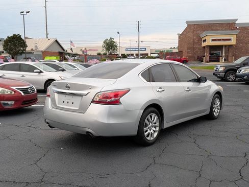 Used 2015 Nissan Altima 2.5 S w/ Power Driver Seat Package FWD image 5