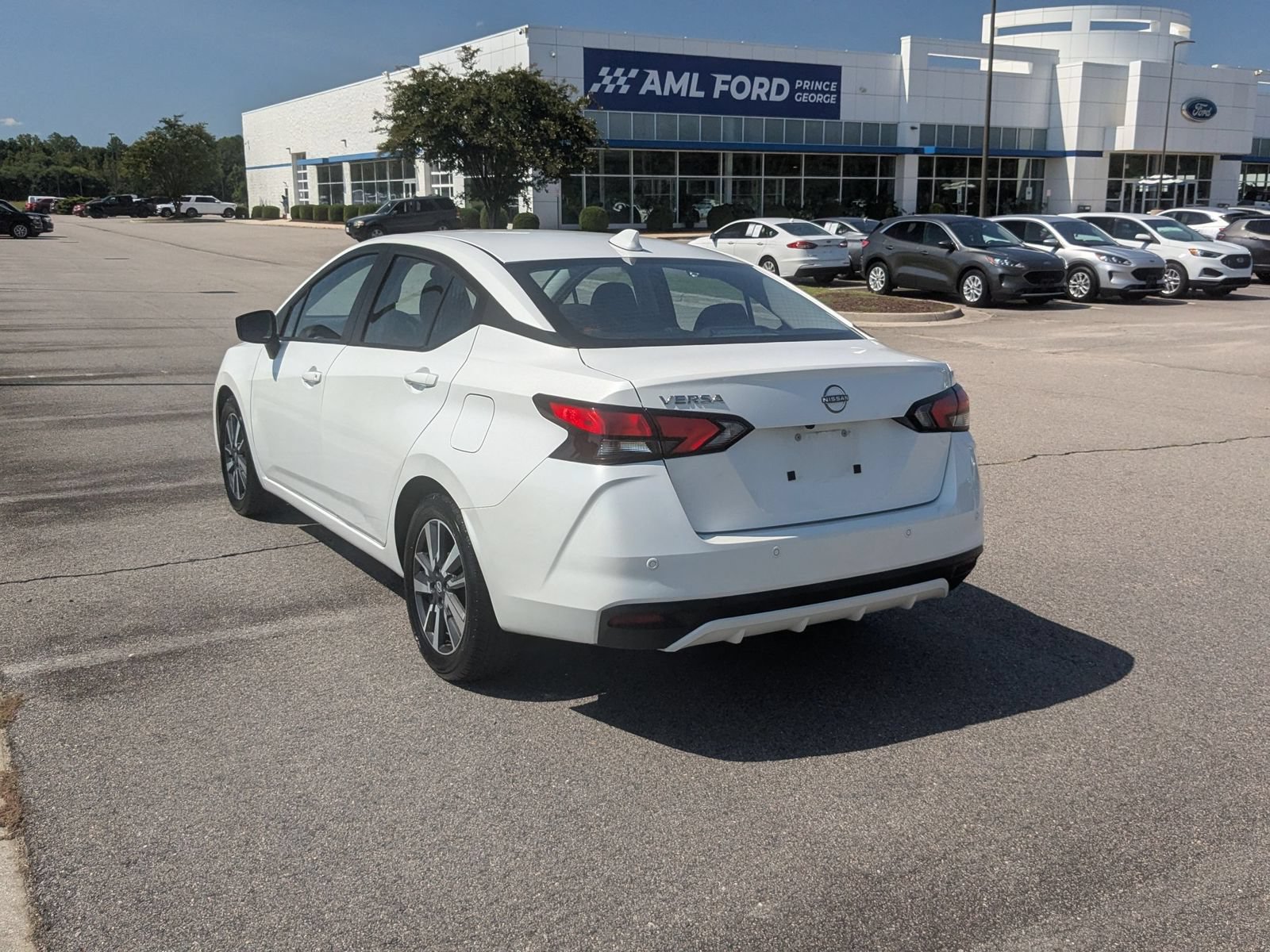 Used 2025 Nissan Versa SV FWD image 5