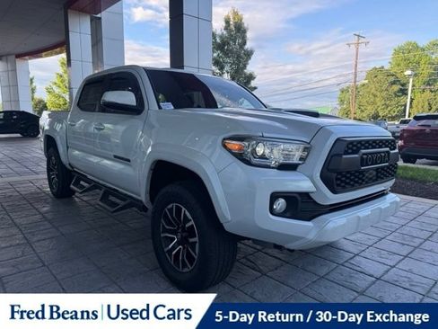 Used 2022 Toyota Tacoma TRD Sport w/ Technology Package AWD/4WD image 1