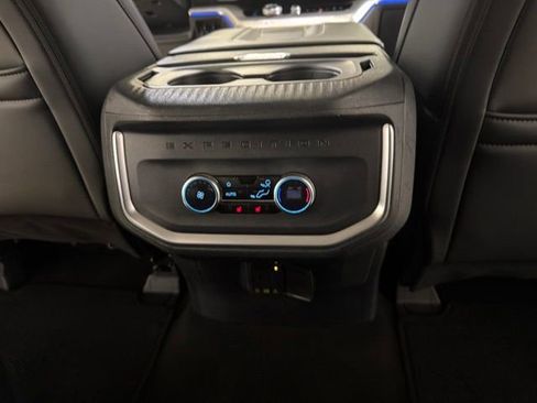 Used 2025 Ford Expedition Max Platinum AWD/4WD image 29