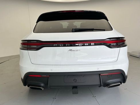 Used 2025 Porsche Macan image 21