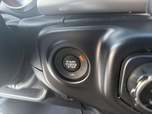 Used 2018 Jeep Wrangler Sport AWD/4WD image 14