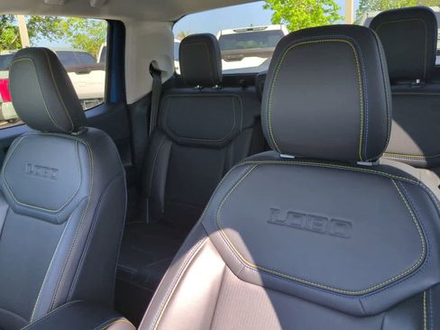 Used 2025 Ford Maverick Lobo AWD/4WD image 8