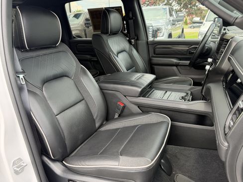 Used 2025 RAM 1500 Limited AWD/4WD image 34