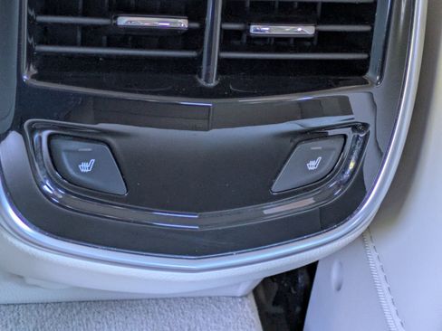 Used 2017 Cadillac XTS Luxury w/ Driver Awareness Package FWD image 18
