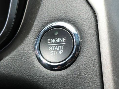 Used 2020 Ford Fusion SE FWD image 15