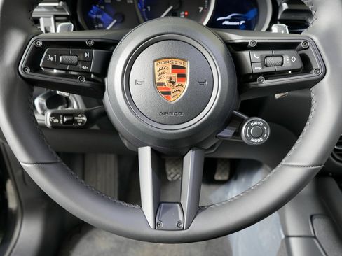 New 2026 Porsche Macan Turbo image 22