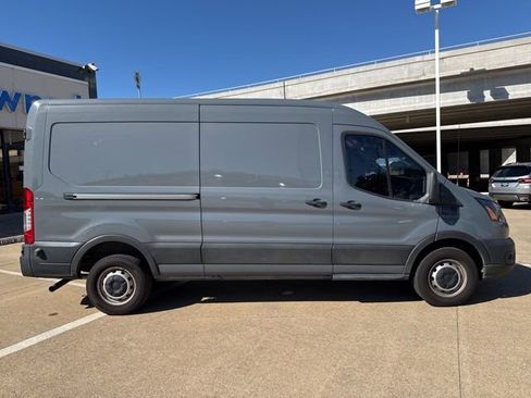 Used 2022 Ford Transit 250 Medium Roof image 2