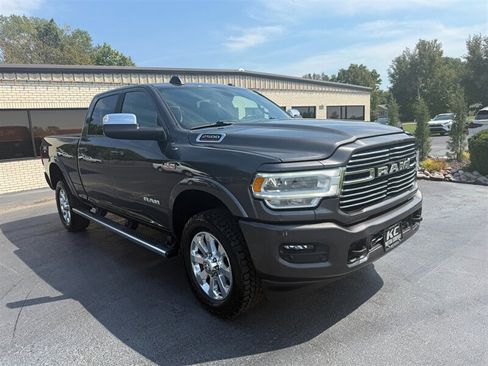 Used 2022 RAM 2500 Laramie AWD/4WD image 5